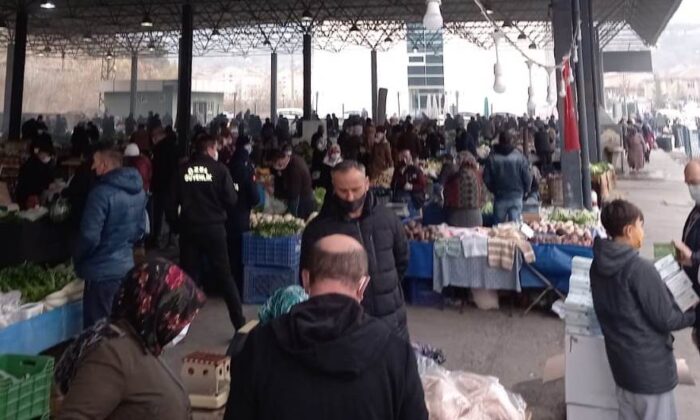 Çarşı Pazar Tıklım Tıklım